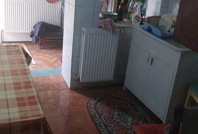Casă cu 2 camere cu Teren 1234 Mp în Nord
