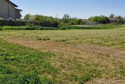 Teren de 1100 mp, în Orăști