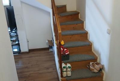Apartament cu 3 camere decomandat în Popoveni