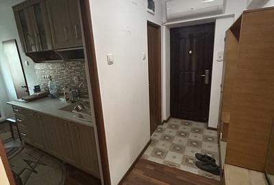 Apartament cu 3 camere decomandat în Crihala