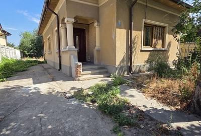 Casă cu 4 camere în Central