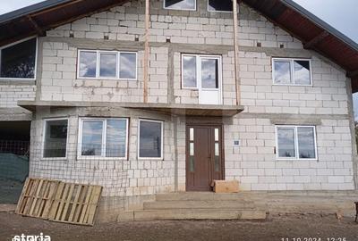 Casă cu 3 camere cu Teren 500 Mp în Șcheia