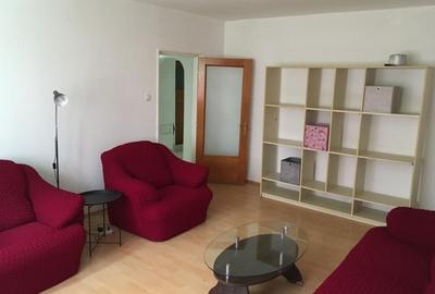 Apartament cu 3 camere decomandat în Nerva Traian