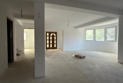 Casă individuală cu 5 camere cu Teren 700 Mp în Primăverii - 3