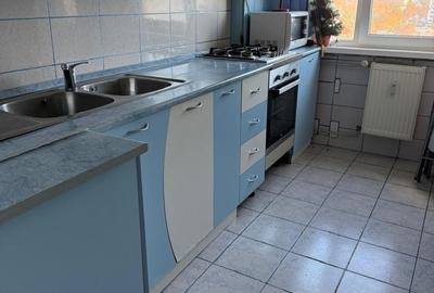 Apartament cu 2 camere decomandat în 1 Mai