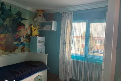 Apartament cu 3 camere decomandat în Bartolomeu
