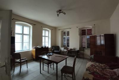 Casă cu 3 camere în Plaiul Foii