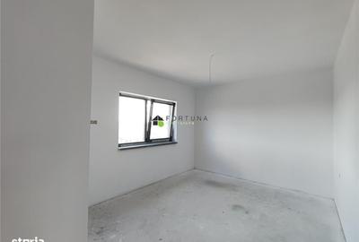 Casă cu 4 camere în Noua