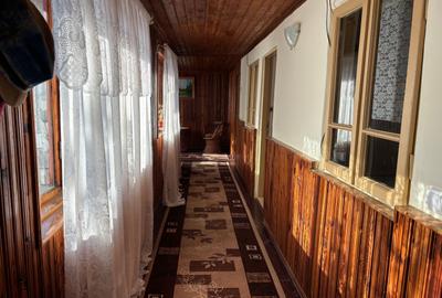 Casă individuală cu 2 camere cu Teren 1745 Mp în Comarnic - 1