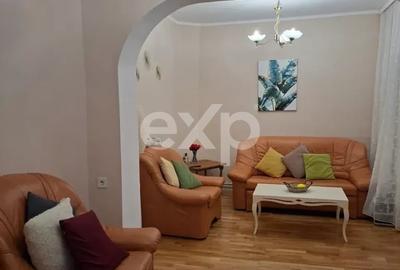 Apartament cu 2 camere semidecomandat, mobilat în Universitate