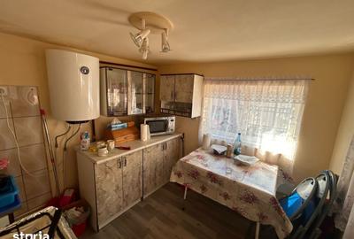 Casă cu 4 camere cu Canalizare în Chercea - 8