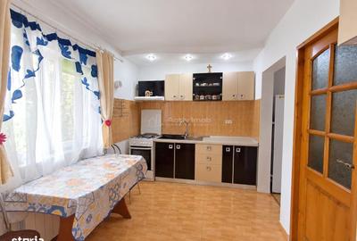 Casă cu 3 camere semidecomandat în Central