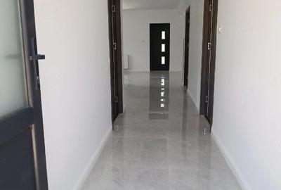 Casă cu Teren 455 Mp în Câmpineanca - 3