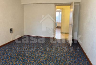 Apartament cu 3 camere decomandat în Mazepa 1
