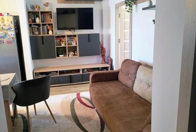 Apartament cu 3 camere semidecomandat în Central