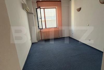 Spațiu comercial, de 20 mp, în Central