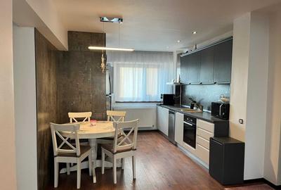 Apartament cu 3 camere decomandat, mobilat în Centrul Civic