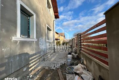 Casă cu 5 camere cu Teren 300 Mp în Micești