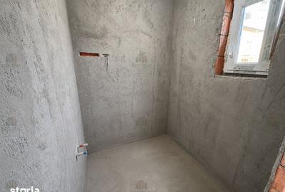 Casă cu 4 camere cu Teren 539 Mp în Central