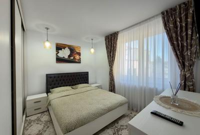Apartament cu 3 camere semidecomandat, mobilat în Central