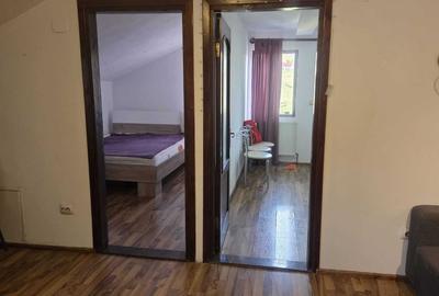 Apartament cu 3 camere decomandat în Exterior Vest