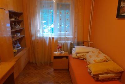 Apartament cu 3 camere semidecomandat în Dacia - 11