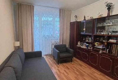 Apartament cu 3 camere în Drumul Taberei