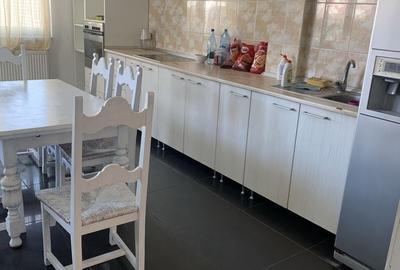 Casă cu 4 camere cu Teren 1000 Mp în Central