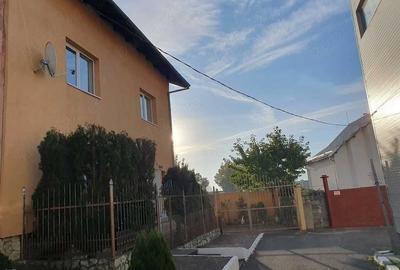 Casă cu 2 camere în Central