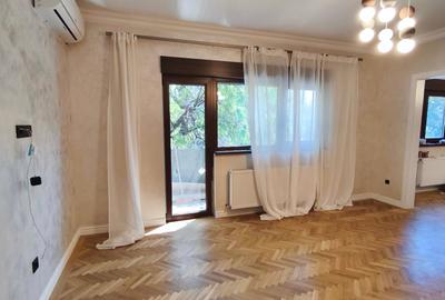 Apartament cu 3 camere semidecomandat în Parcul Carol - 3