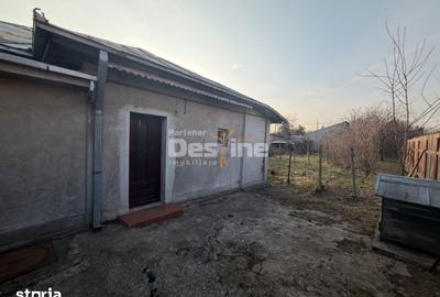 Casă cu 3 camere cu Canalizare în Giulești - 2
