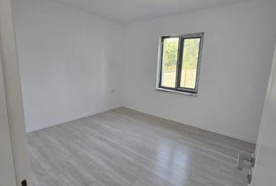 Casă cu 4 camere în Exterior Vest - 2
