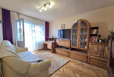 Apartament cu 3 camere decomandat în Rogerius