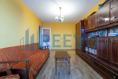 Apartament cu 3 camere semidecomandat, mobilat în Narcisa