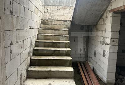 Casă cu 5 camere cu Teren 2400 Mp în Beriu - 5