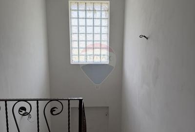 Casă cu 5 camere cu Teren 3960 Mp în Milcovul - 3