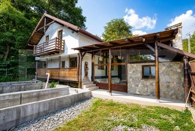 Casă individuală cu 5 camere cu Canalizare în Prundu Bârgăului
