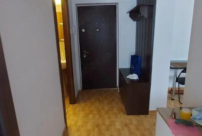 Apartament cu 2 camere decomandat în Far - 1