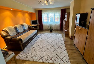 Apartament cu 3 camere decomandat în Bucov