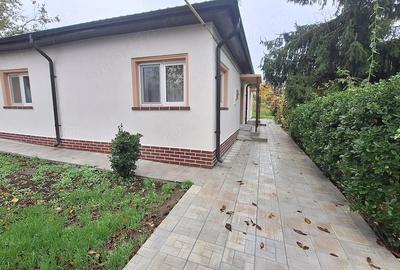Casă cu 4 camere cu Teren 1000 Mp în Central