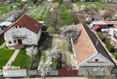 Casă cu 4 camere cu Teren 1737 Mp în Livada
