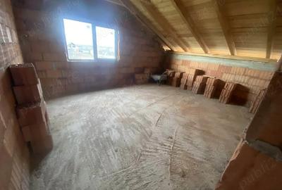 Casă cu Teren 1064 Mp în Vinga - 1