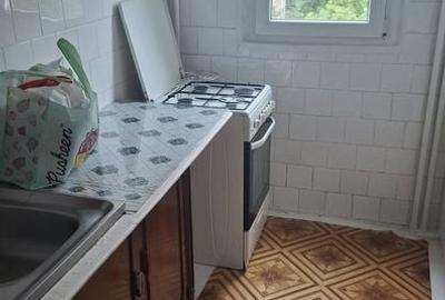 Apartament cu 2 camere semidecomandat în Giurgiului