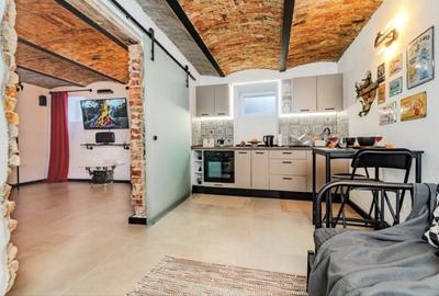 Apartament cu 2 camere decomandat în Take Ionescu
