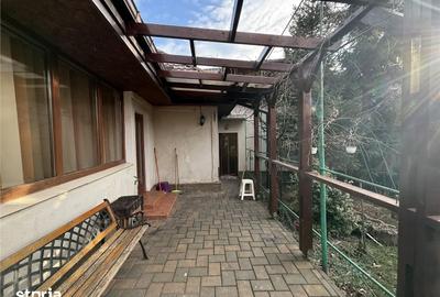 Casă cu 4 camere cu Teren 263 Mp în Central - 1