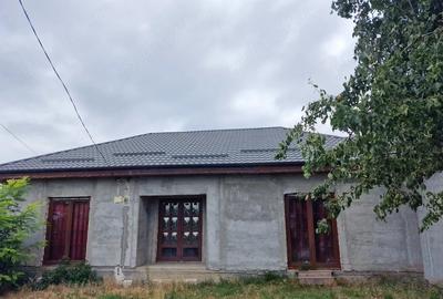 Casă cu Teren 1000 Mp în Central