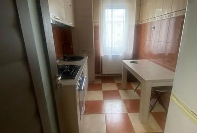 Apartament cu 3 camere semidecomandat în Sud - 9