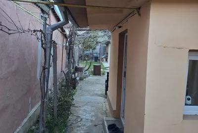 Casă cu 3 camere cu Teren 240 Mp în 23 August