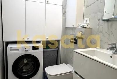Garsonieră decomandată în Central