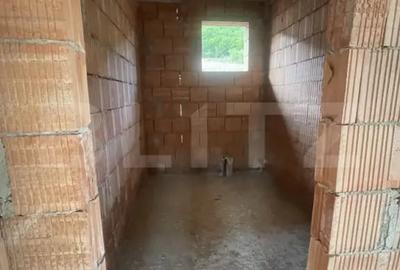 Casă cu 4 camere cu Teren 500 Mp în Central - 2